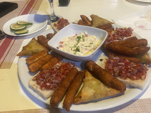 Ryan's Bay Hotel主图