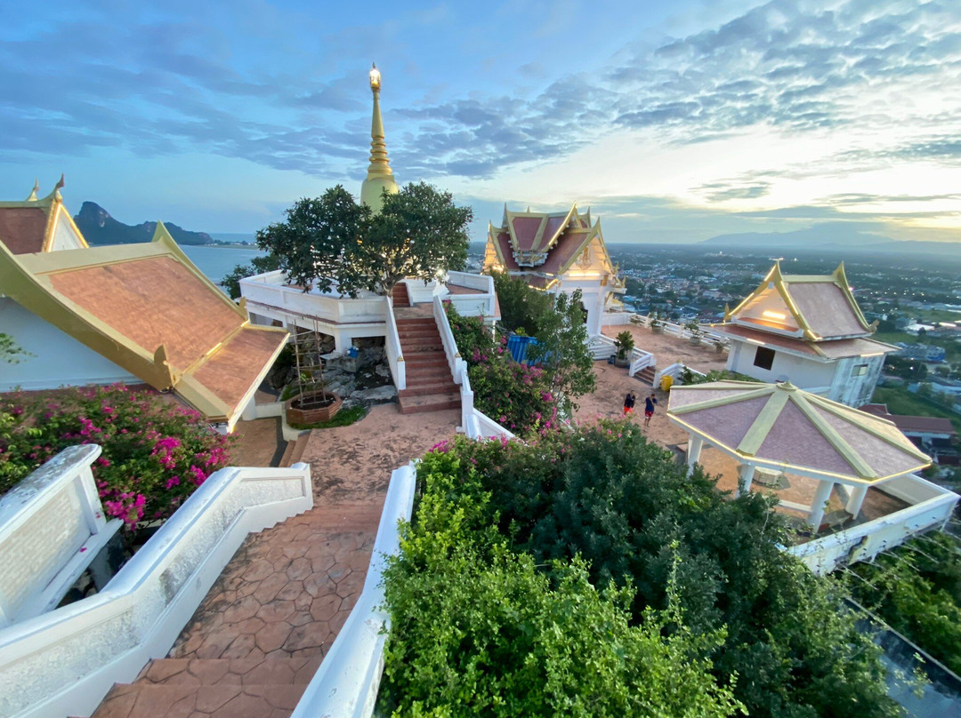 Khao Chong Krachok Temple景点图片