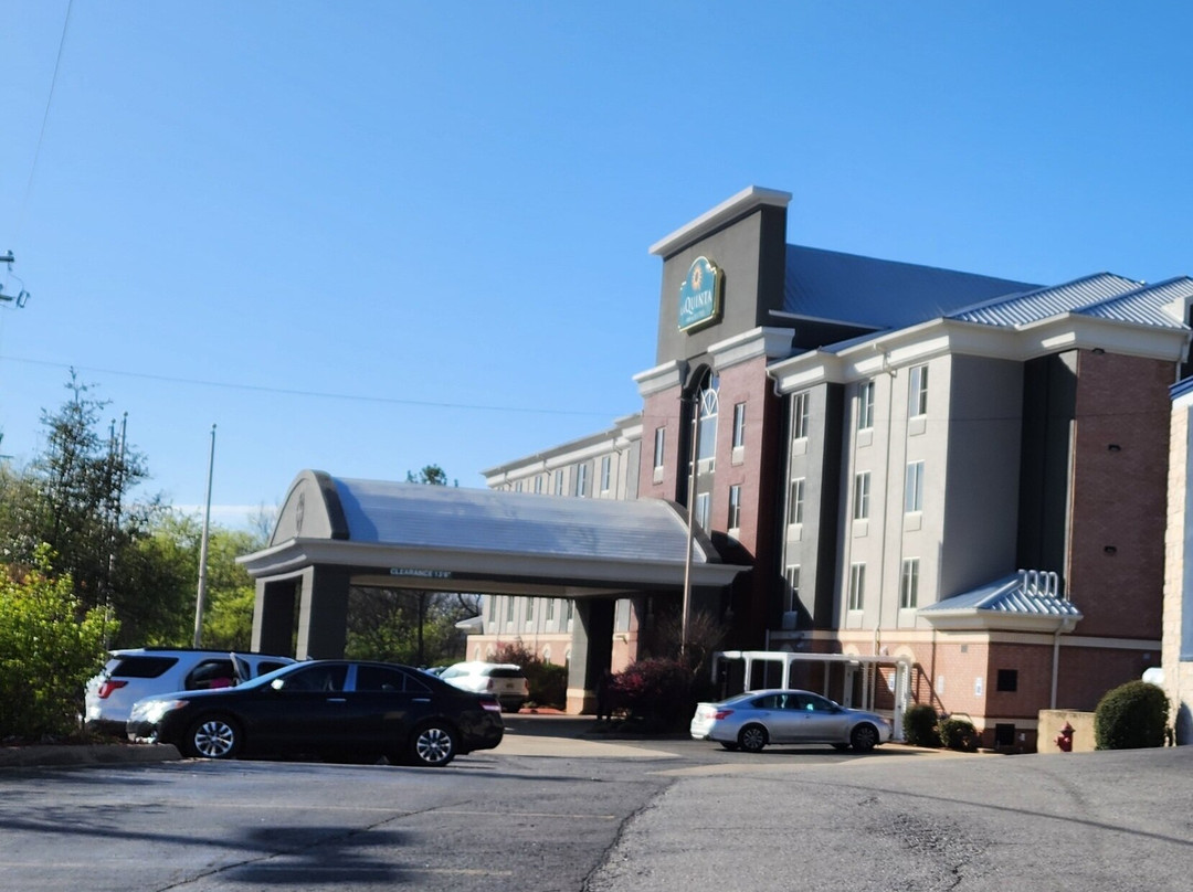 La Quinta Inn & Suites by Wyndham Hot Springs主图