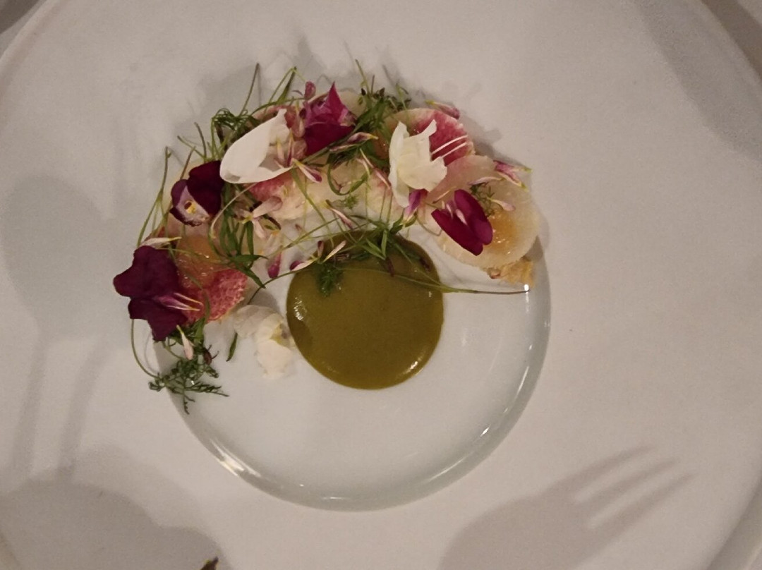 36 On the Quay主图