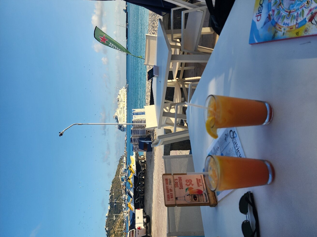 Seaview Beach Hotel主图