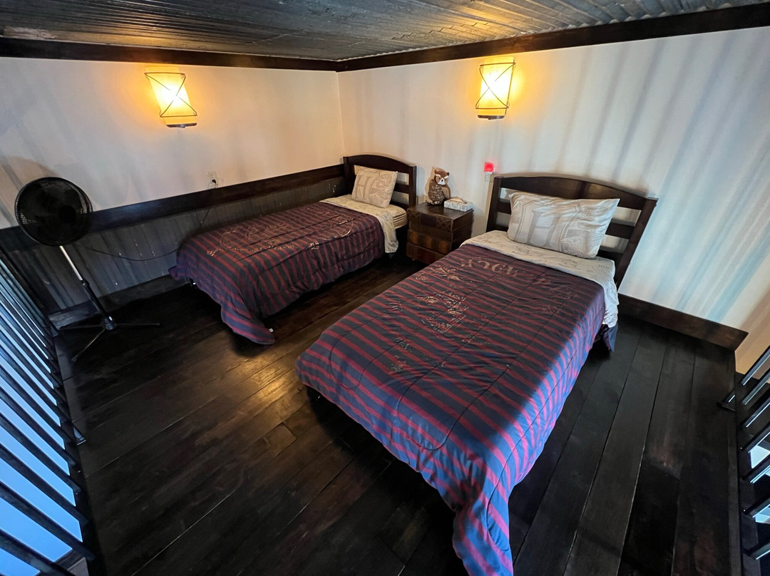 Eighteen-Ninety Sleepover主图