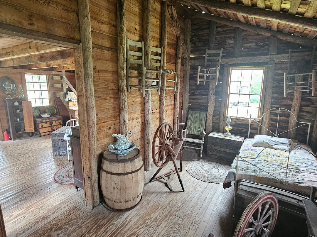 Pioneer Village Living History Center景点图片