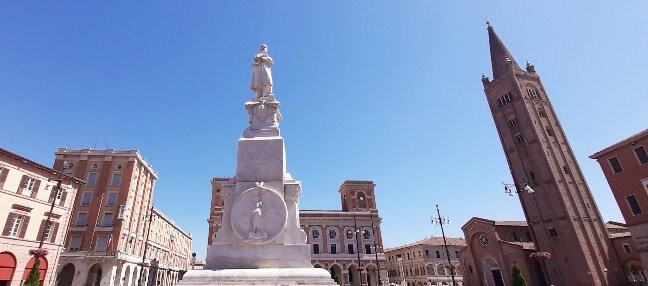 Piazza Aurelio Saffi景点图片
