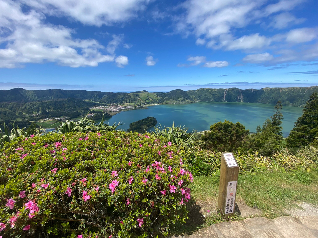 Miradouro Da Lagoa De Santiago-Sete Cidades必去景点