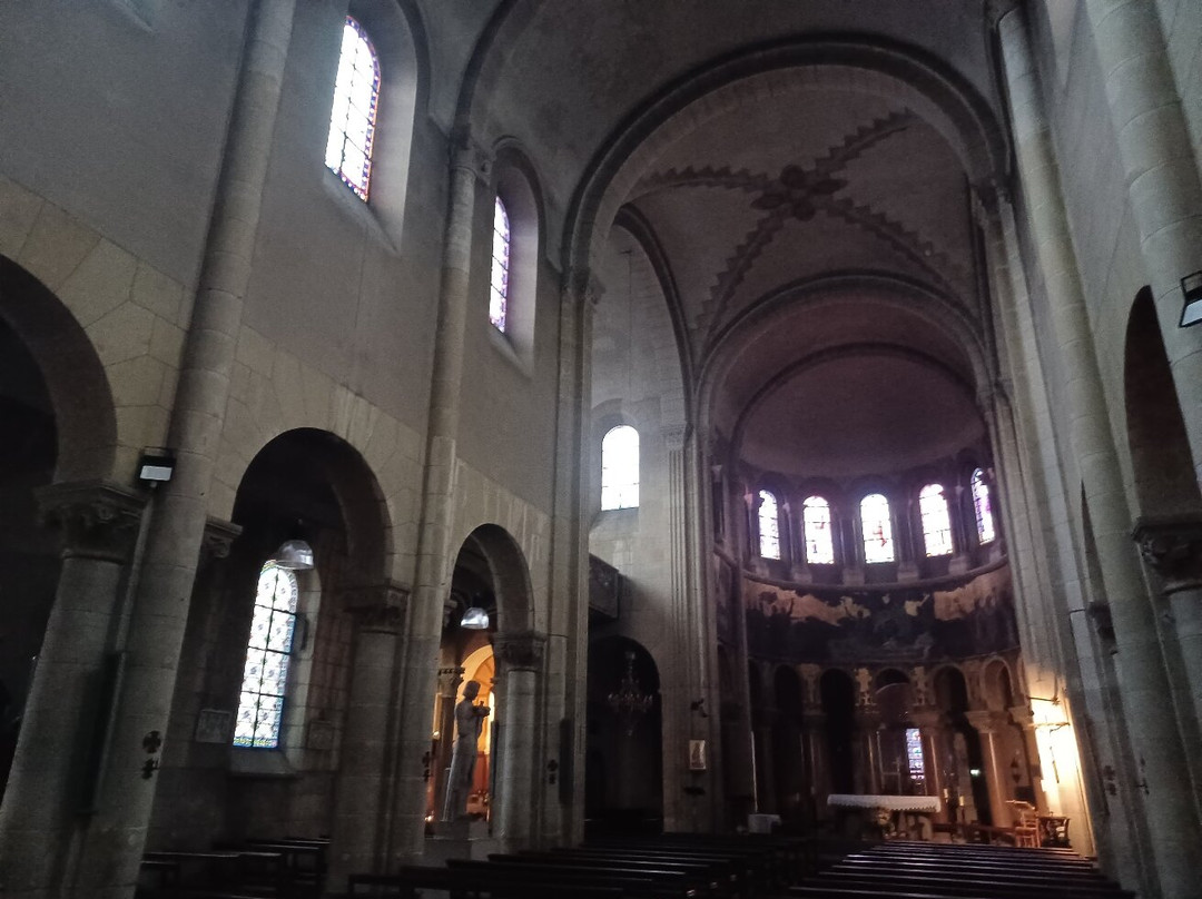 Église Saint-louis-维希必去景点