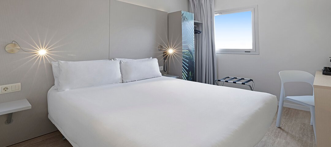 斯多瑞梅赫罗纳酒店主图