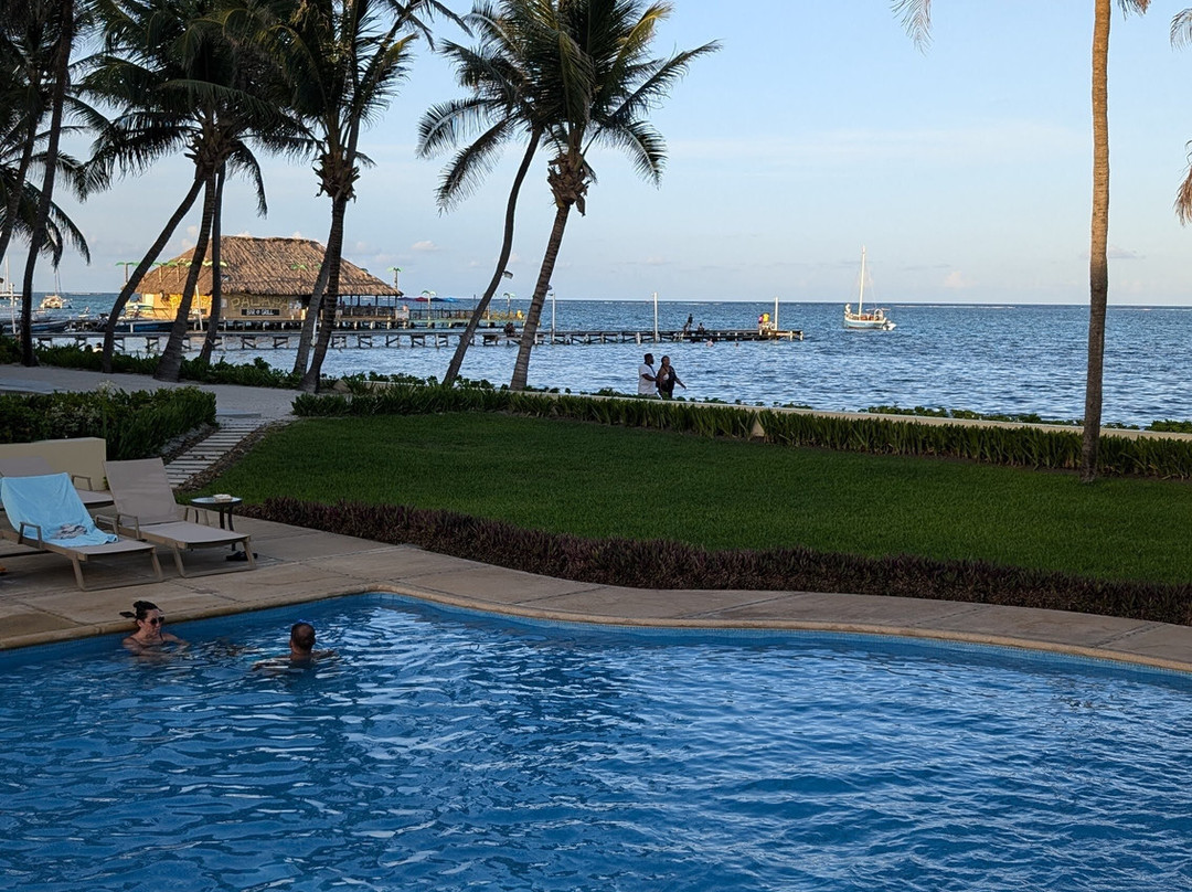 The Phoenix Resort主图