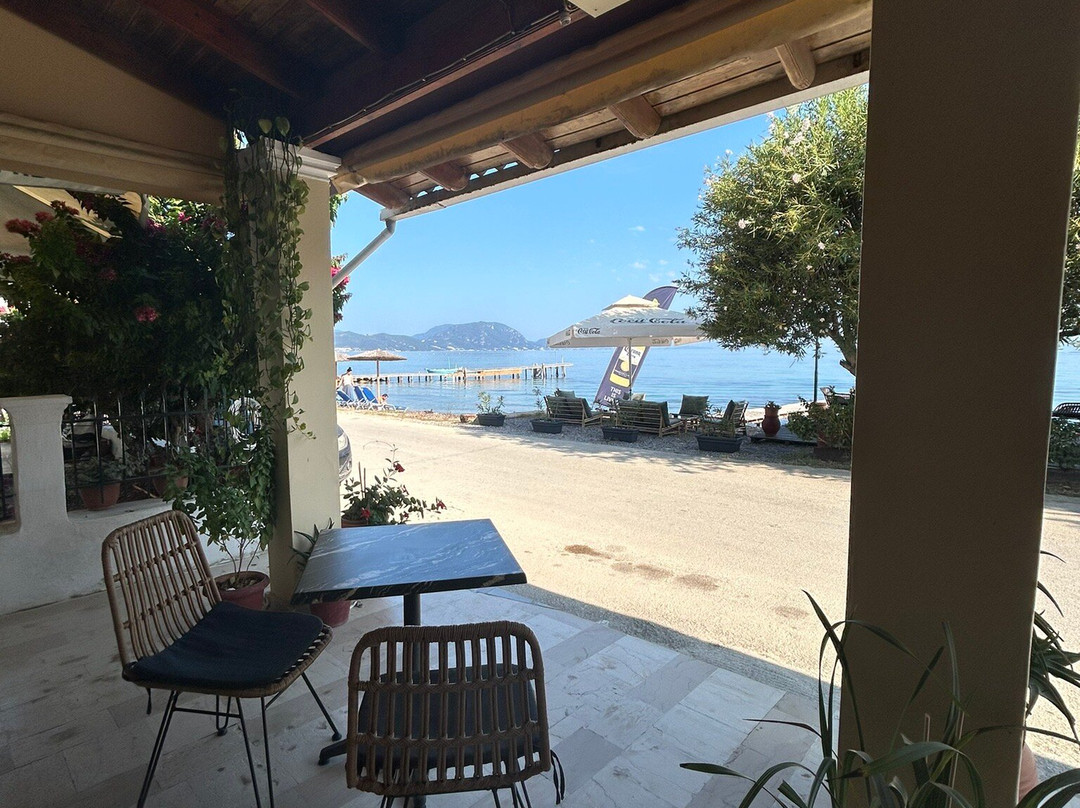 Akrogiali Rooms主图