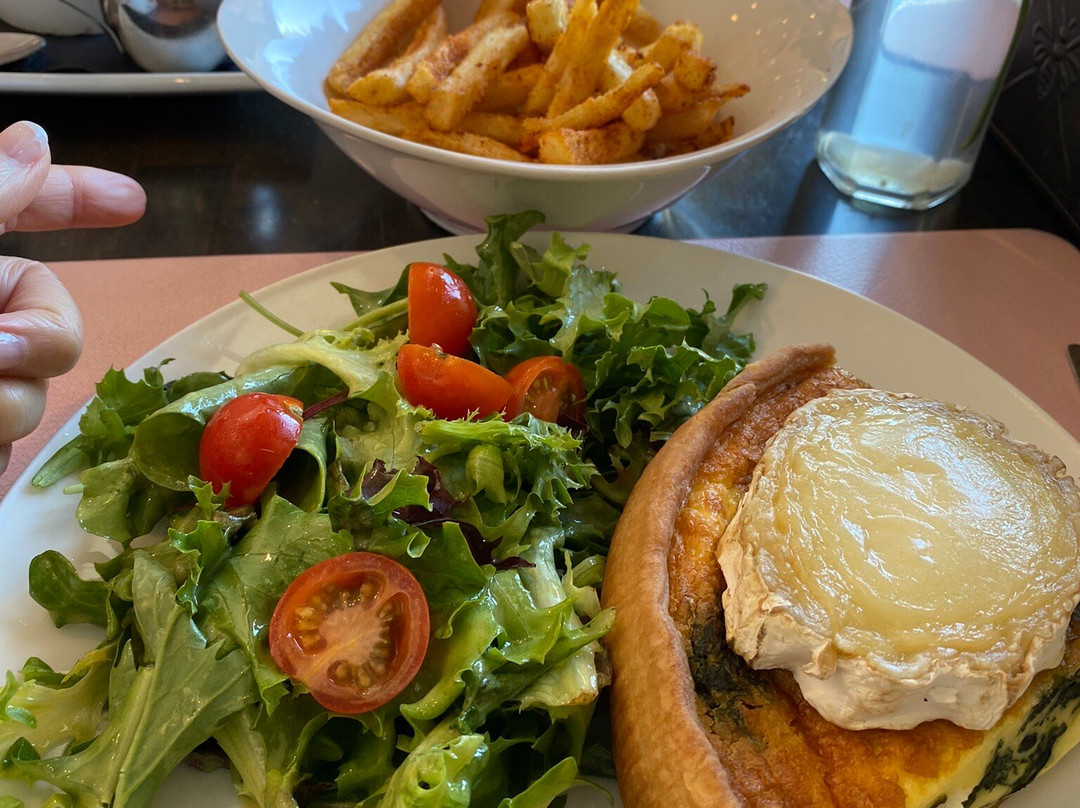 Versailles Cafe and Pastries