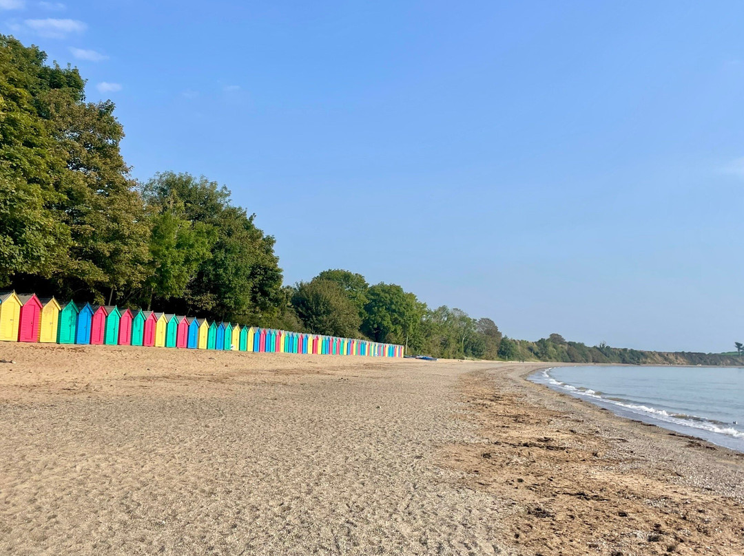 Llanbedrog Beach景点图片