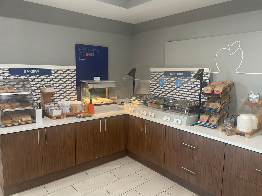 Holiday Inn Express & Suites Del Rio By IHG主图