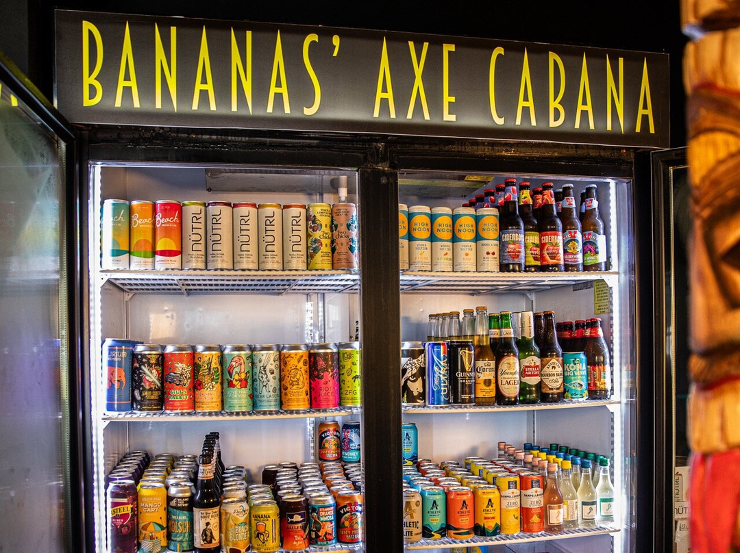 Bananas' Axe Cabana - Axe Throwing-奥兰多必去景点