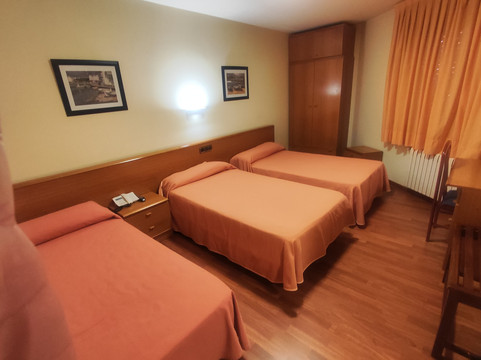 巴雷罗酒店主图