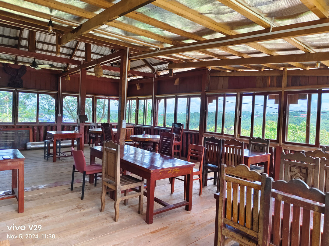 Banlung Hill Top House &  Trekking Restaurant