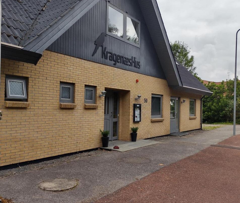 Kragenæshus