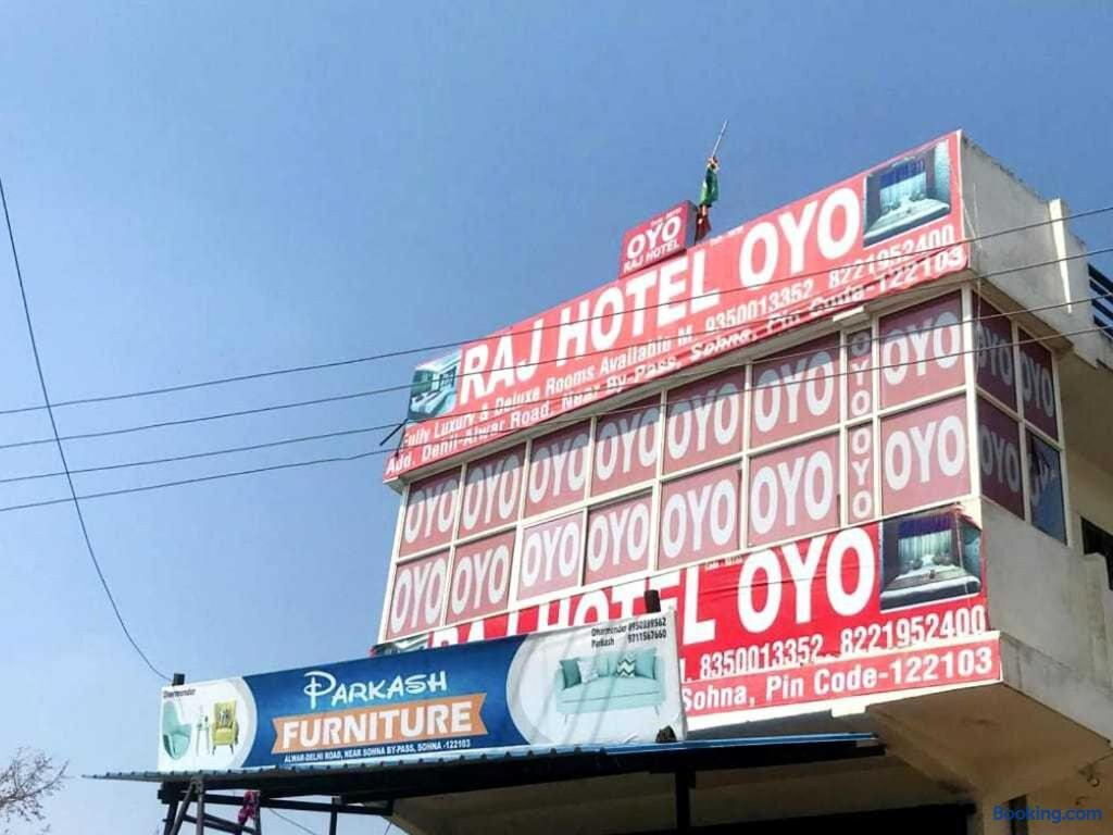 POP Raj Hotel OYO