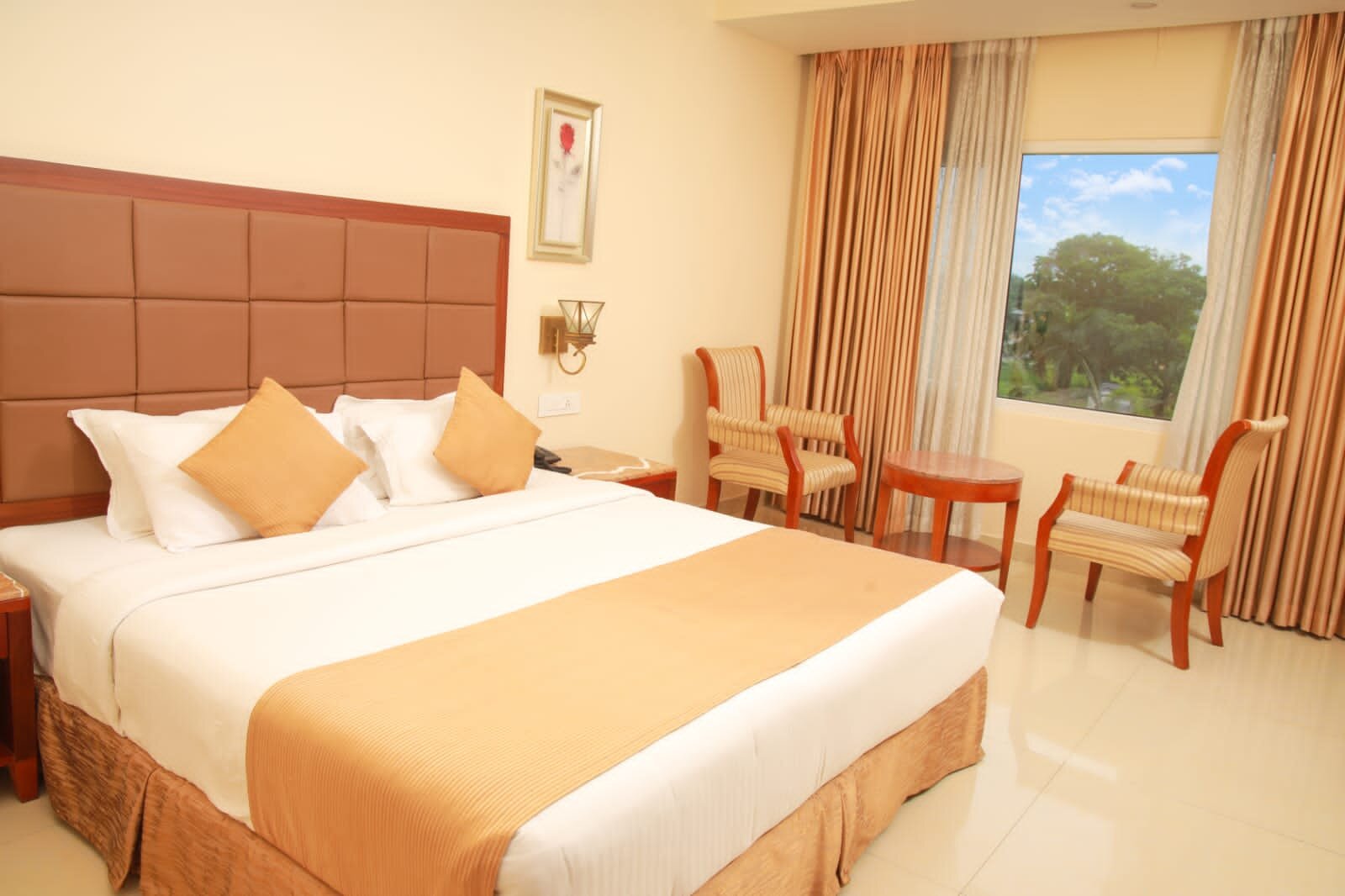 Camelot Hotel-官方