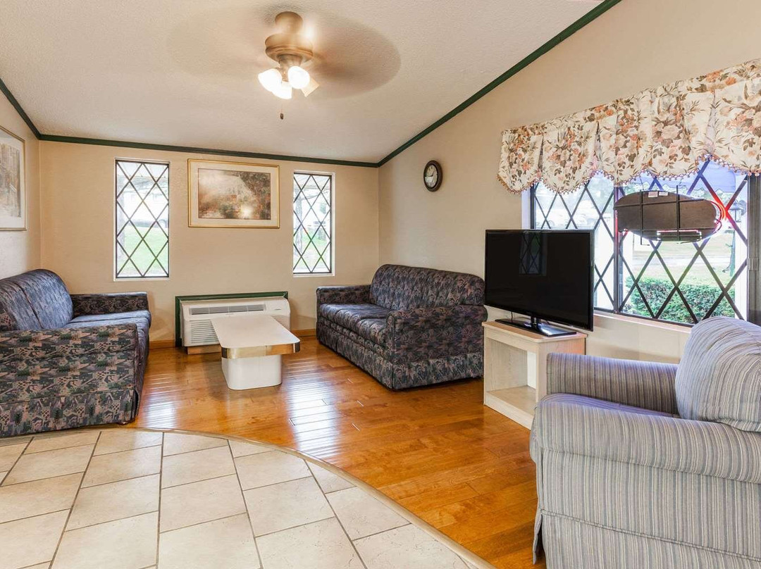 Knights Inn Farmington Hill