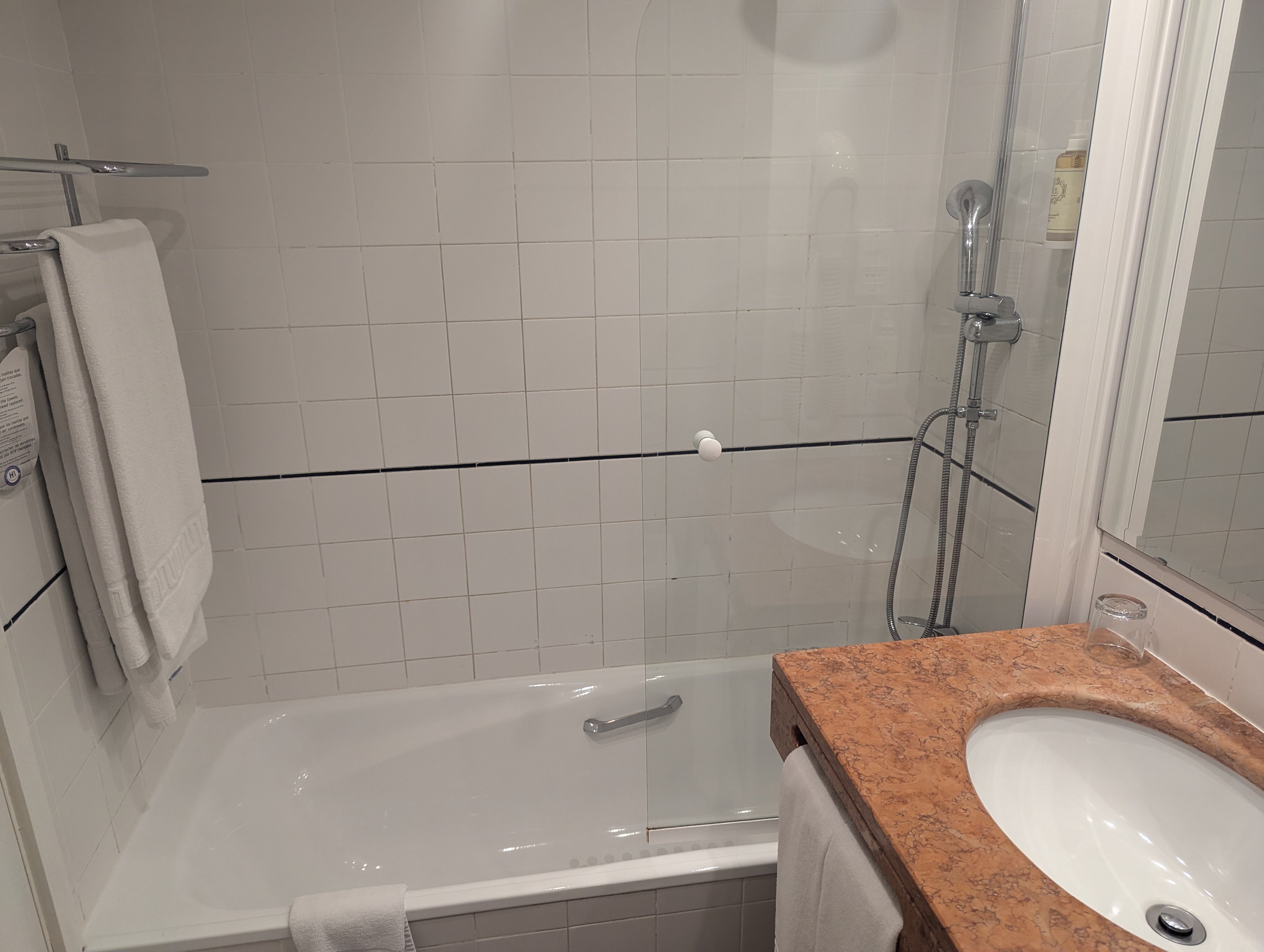 阿玛德斯酒店-浴室