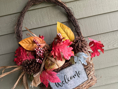 秋日岭小屋酒店主图