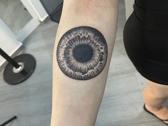 Piercing & Tattoo Studio By Artinmotion