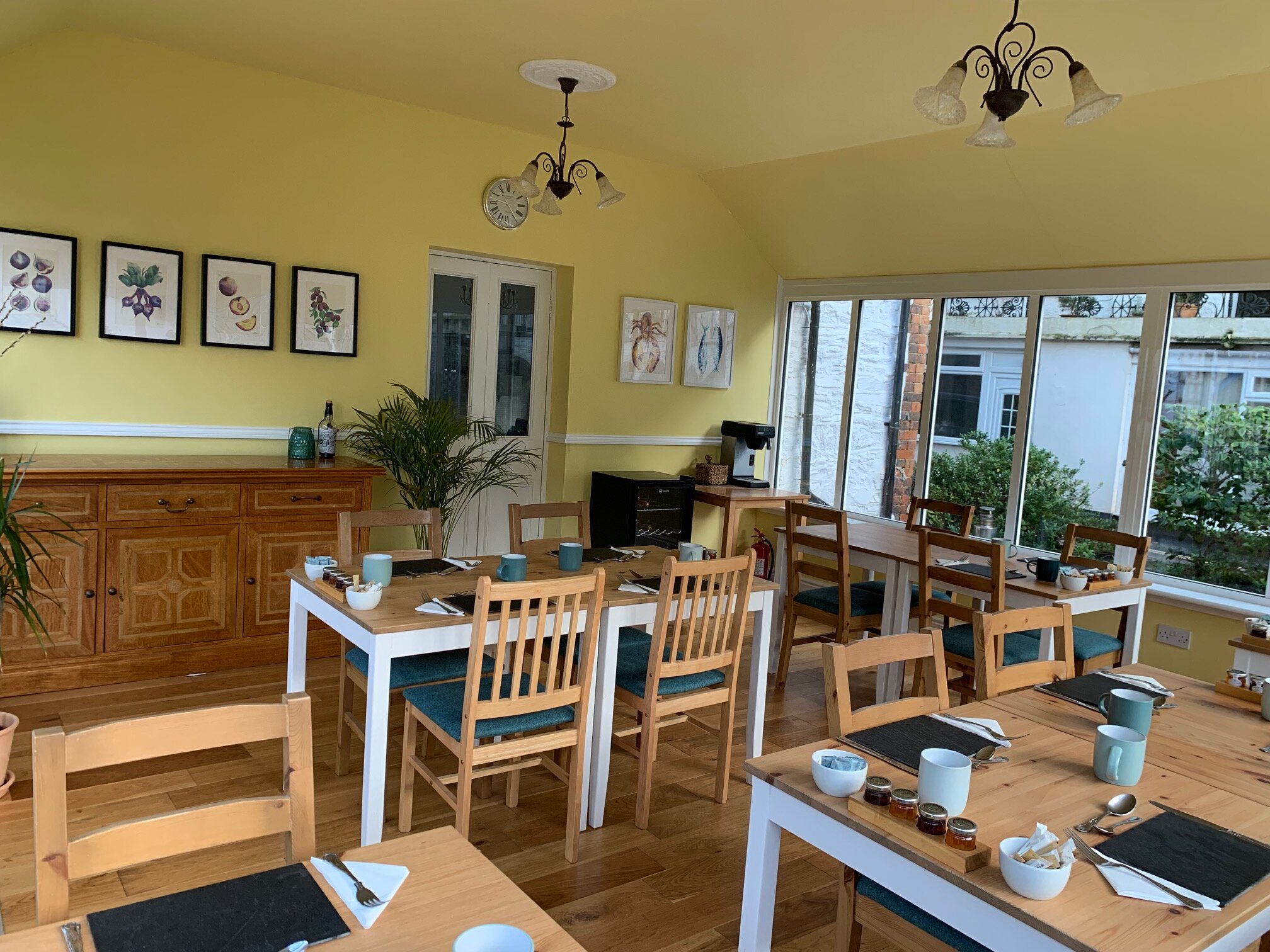 East Lyn House-餐饮