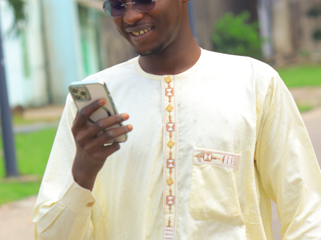 Krystal Palace Douala主图