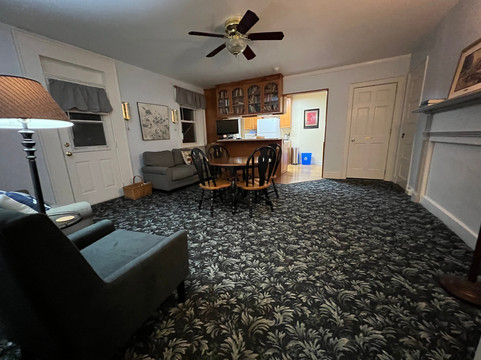 卡莱尔之家主图