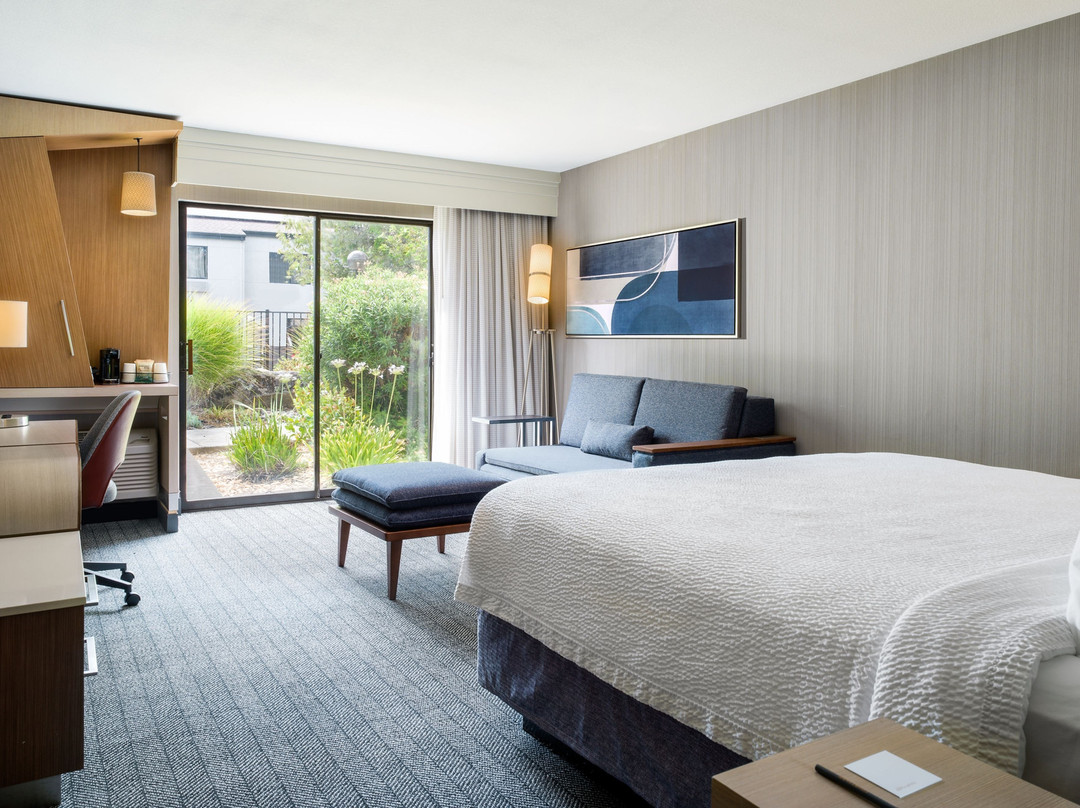 瓦卡维尔万怡酒店主图