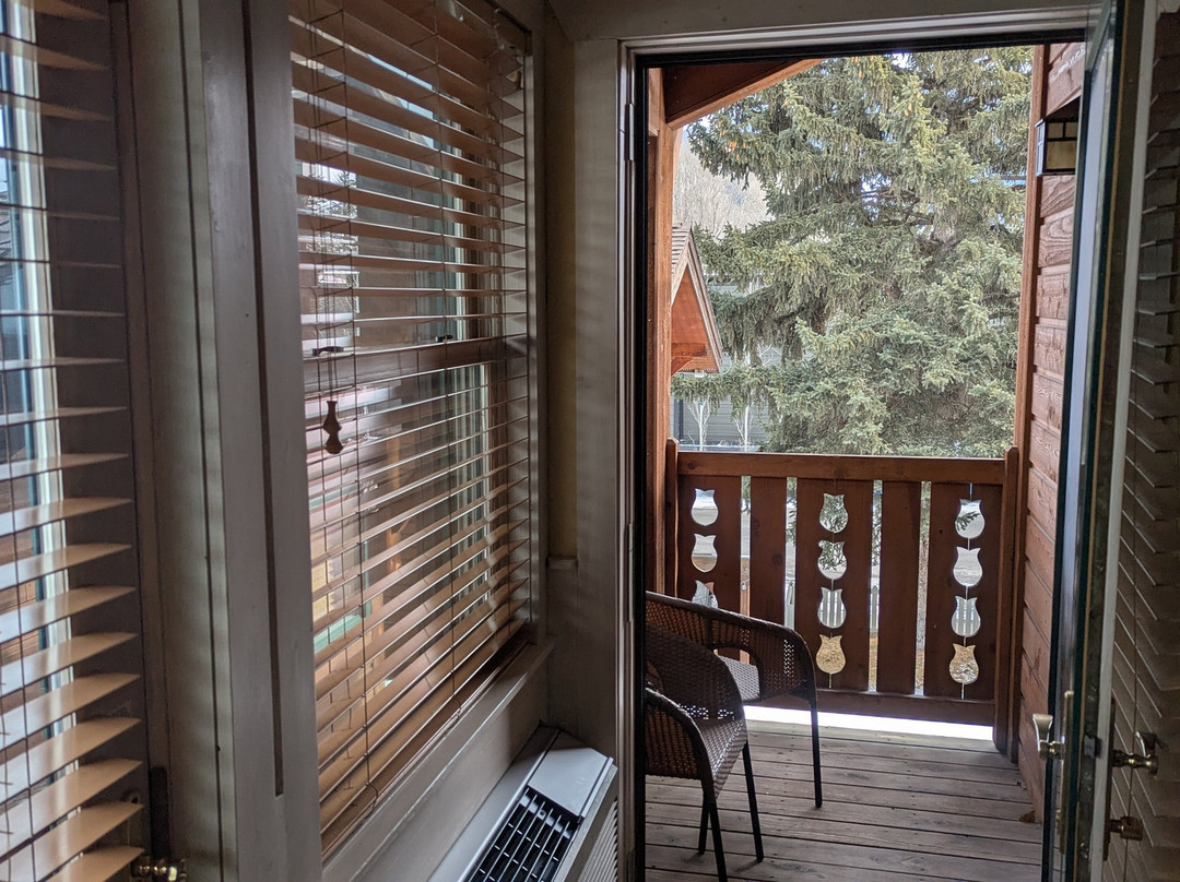 高山豪斯旅馆主图