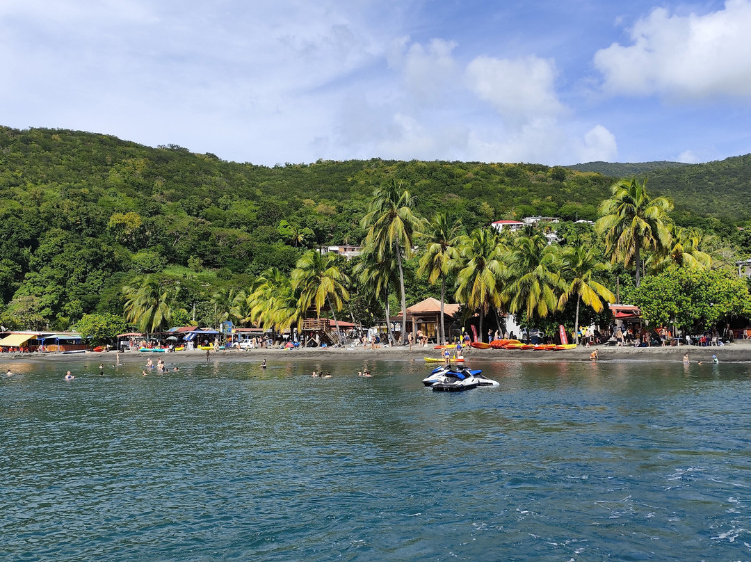 Plage de Malendure-Bouillante必去景点