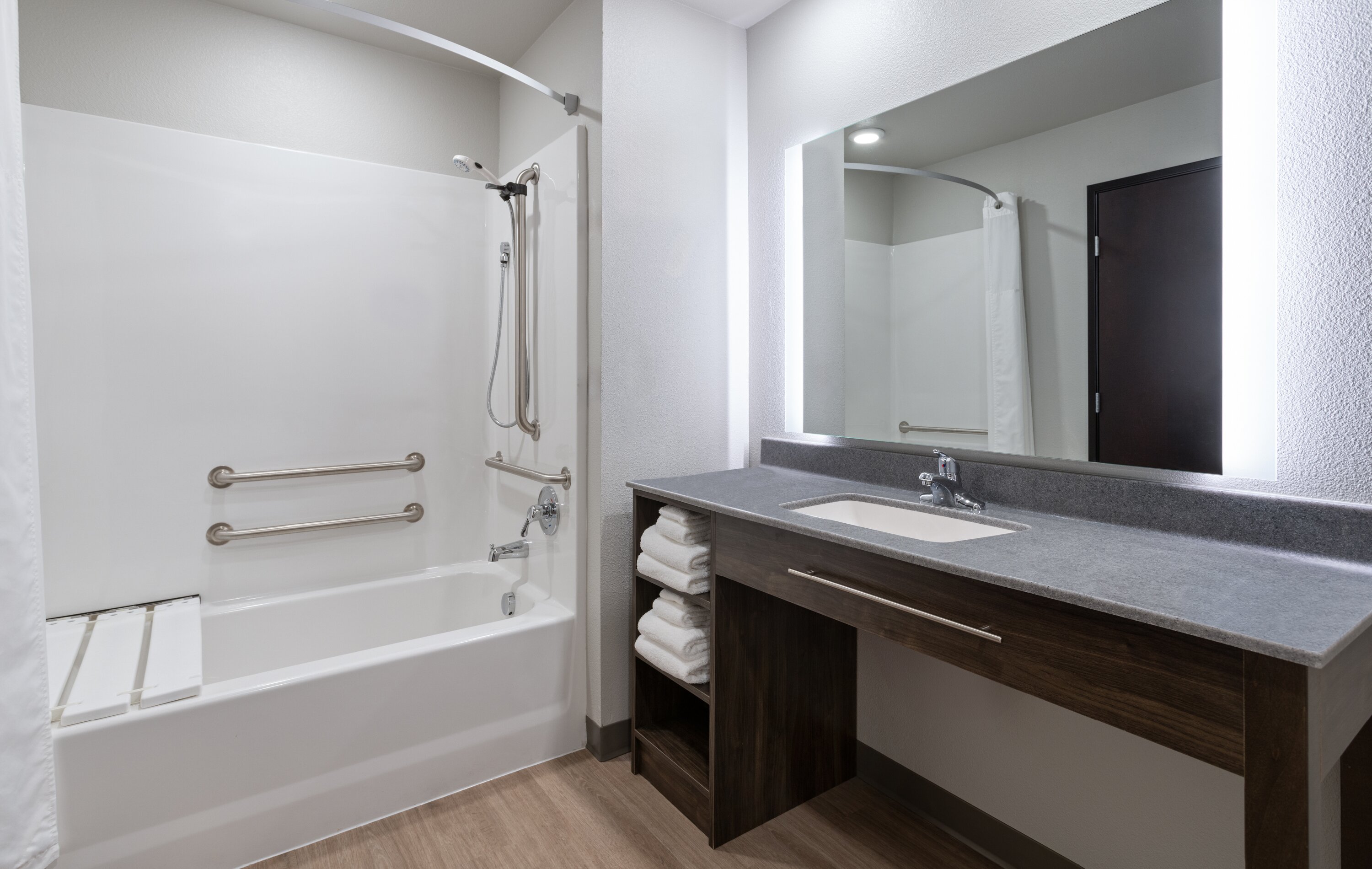 My Place Hotel-Green Bay, WI-浴室