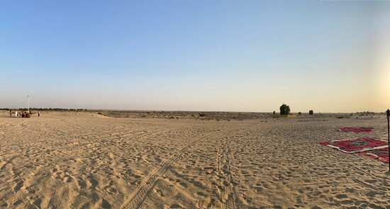 巴布铝沙姆斯沙漠度假村主图