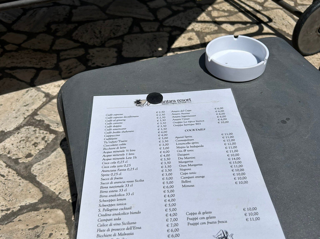 阿尔坎塔拉酒店主图