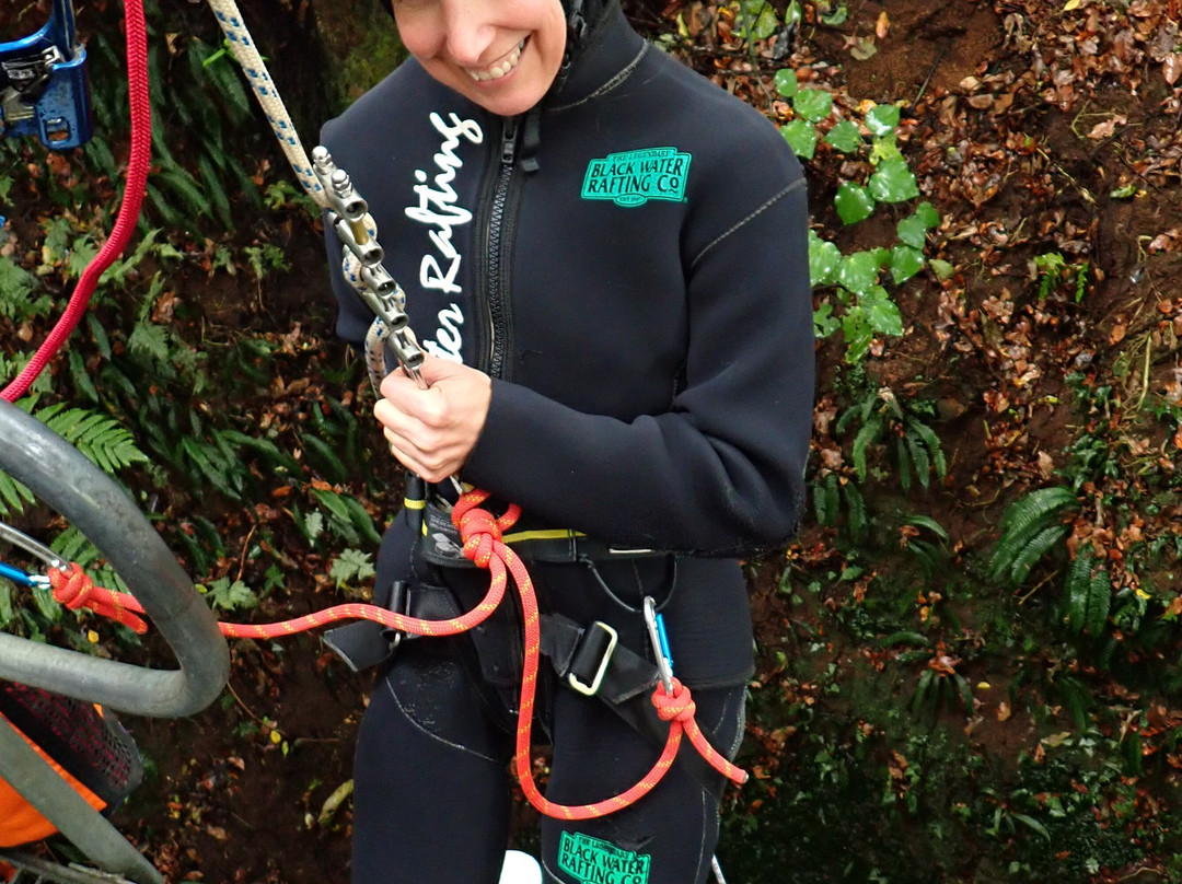 传奇黑水漂流公司-怀托摩洞穴必去景点