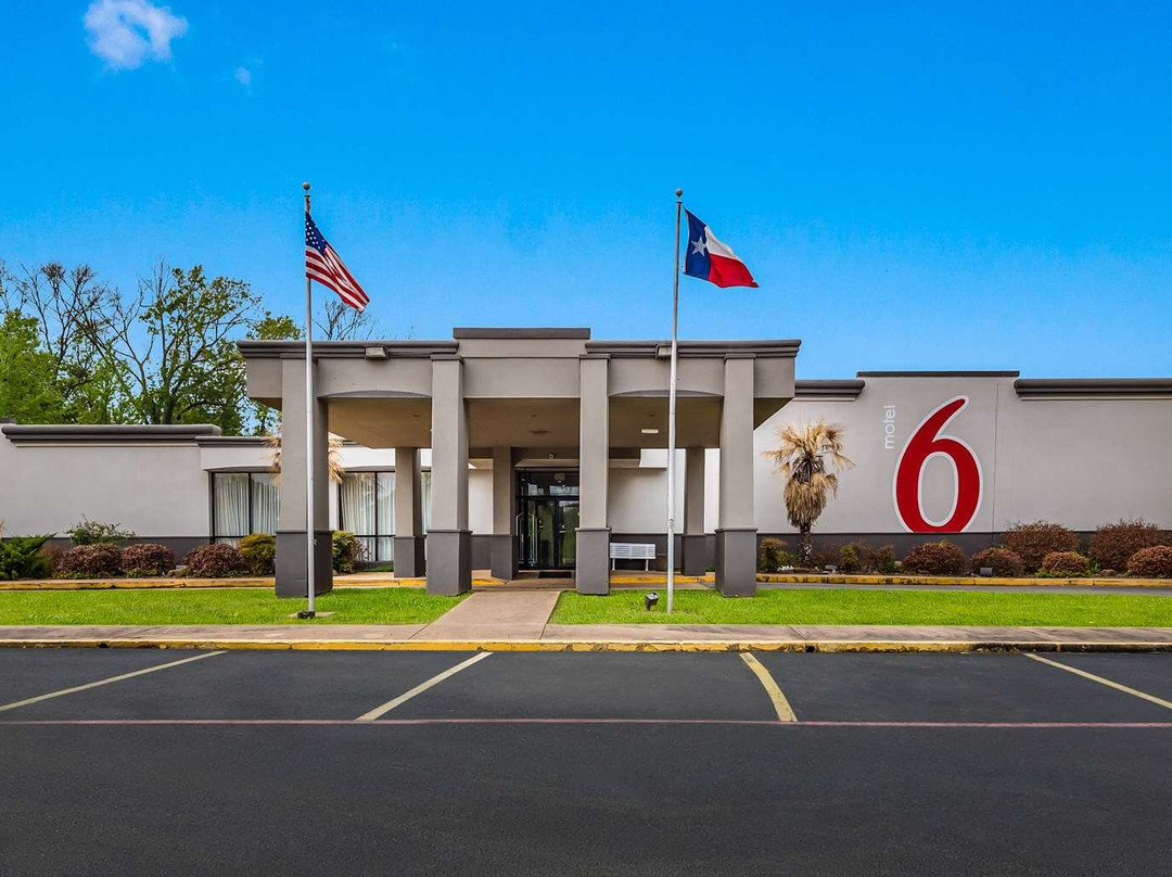 Henderson酒店住宿-Motel 6 Henderson TX
