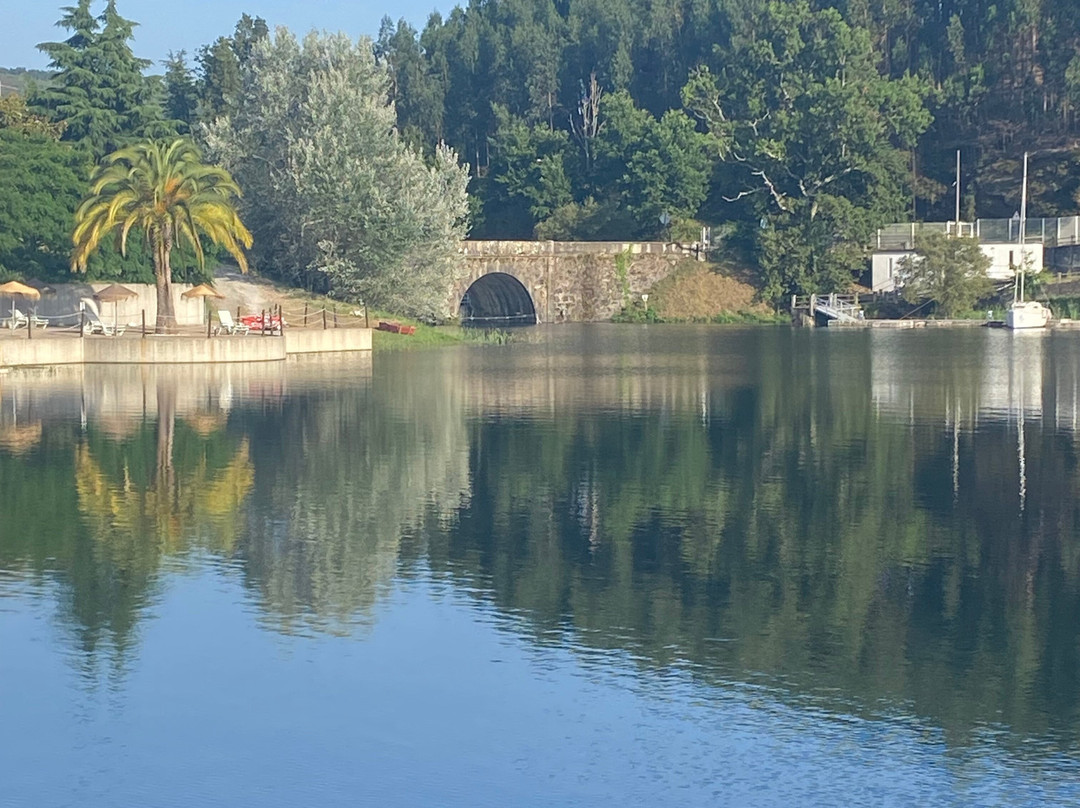 Praia das Rocas-Castanheira de Pera必去景点