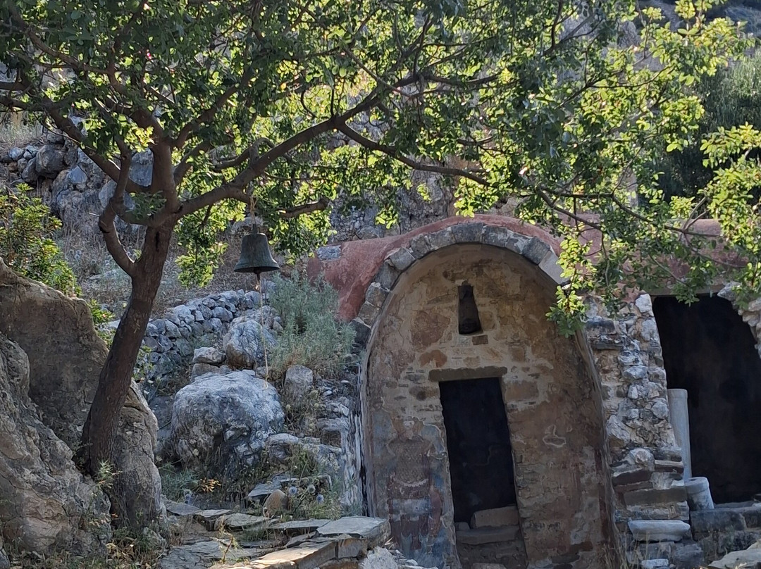 Cave Church of St. Luke-Kárpathos必去景点