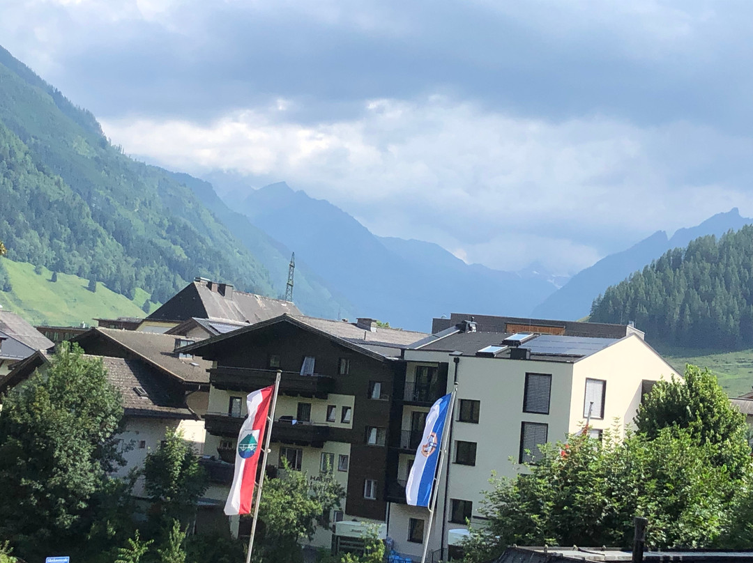 Hotel Lukashansl主图