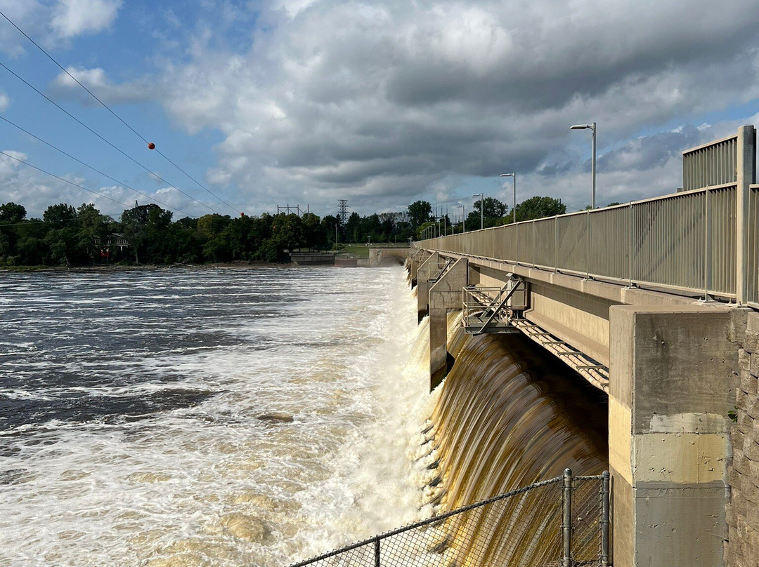 Coon Rapids Dam Regional Park-Brooklyn Park必去景点