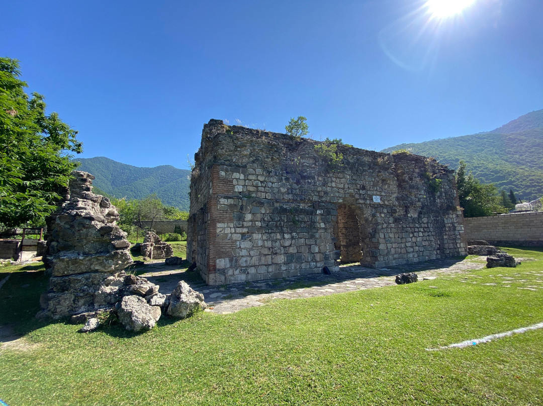 Gum Basilica-Qakh必去景点