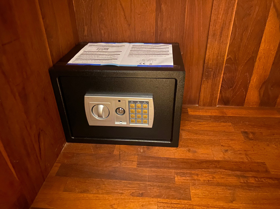 马诺斯小世界酒店主图