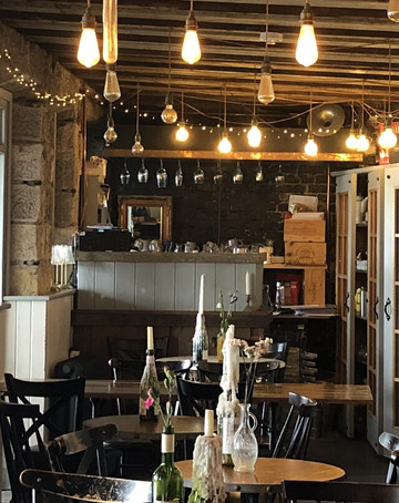 The Lighthouse Champagne Bar-福克斯通必去景点