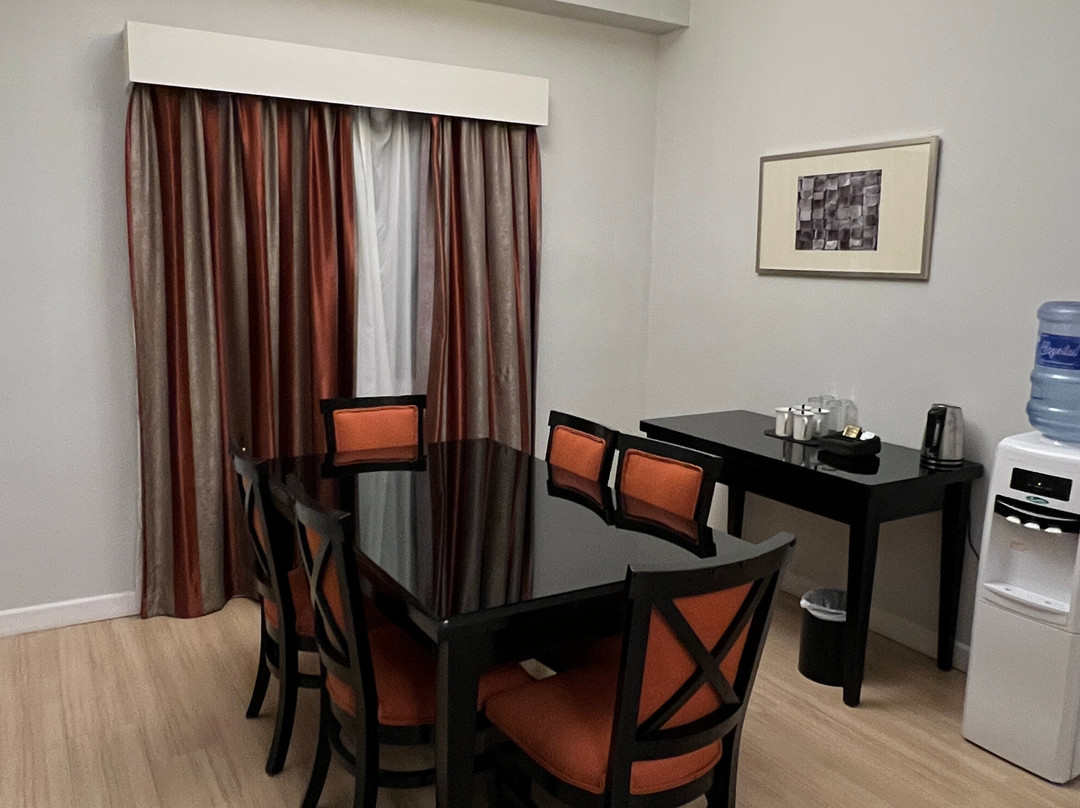 维斯塔纳槟城普吉江布尔酒店主图