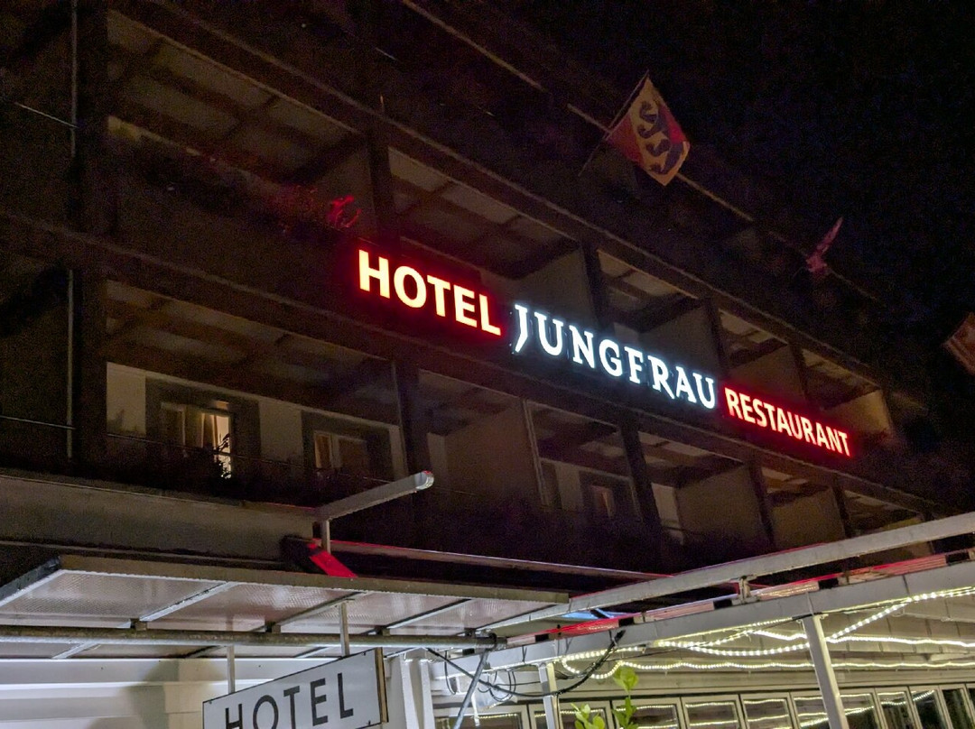 圣母峰酒店主图