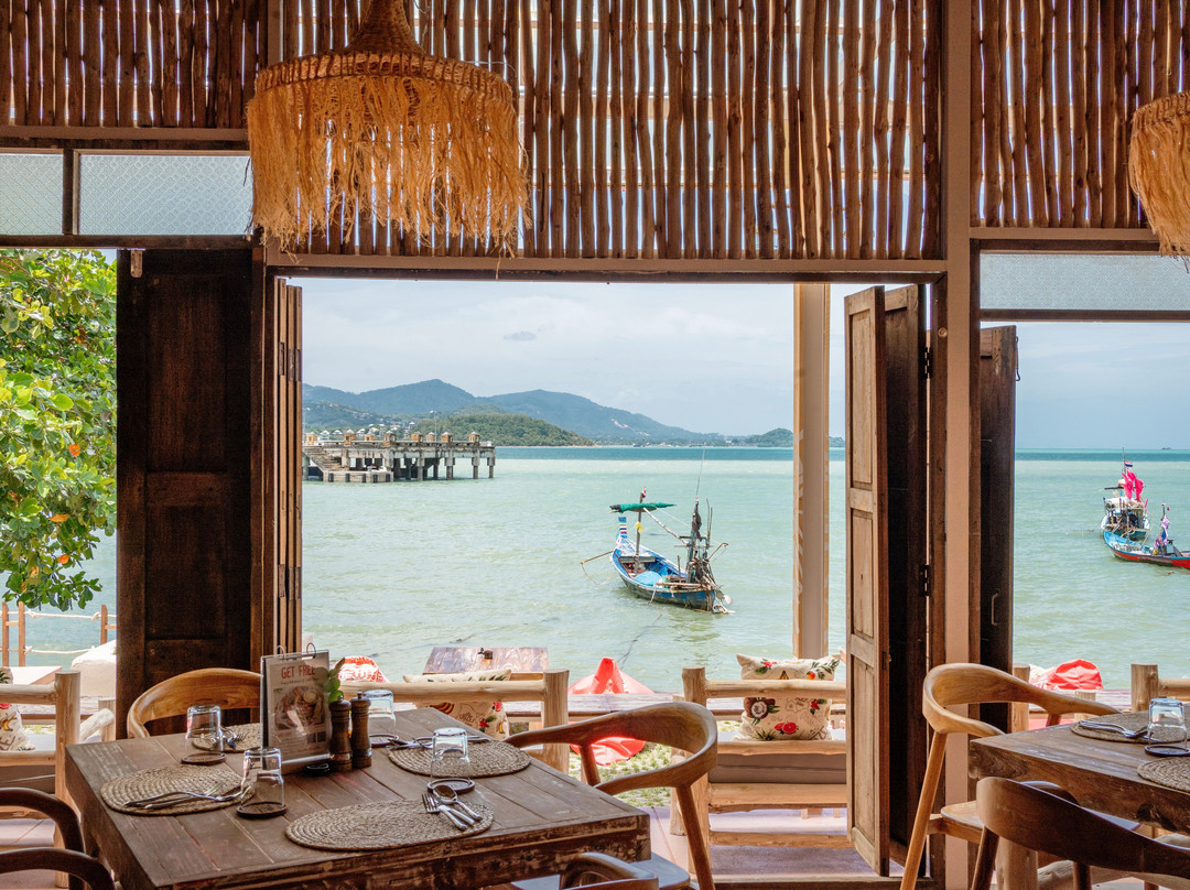 JUZE Island Seafood Brunch & Bar