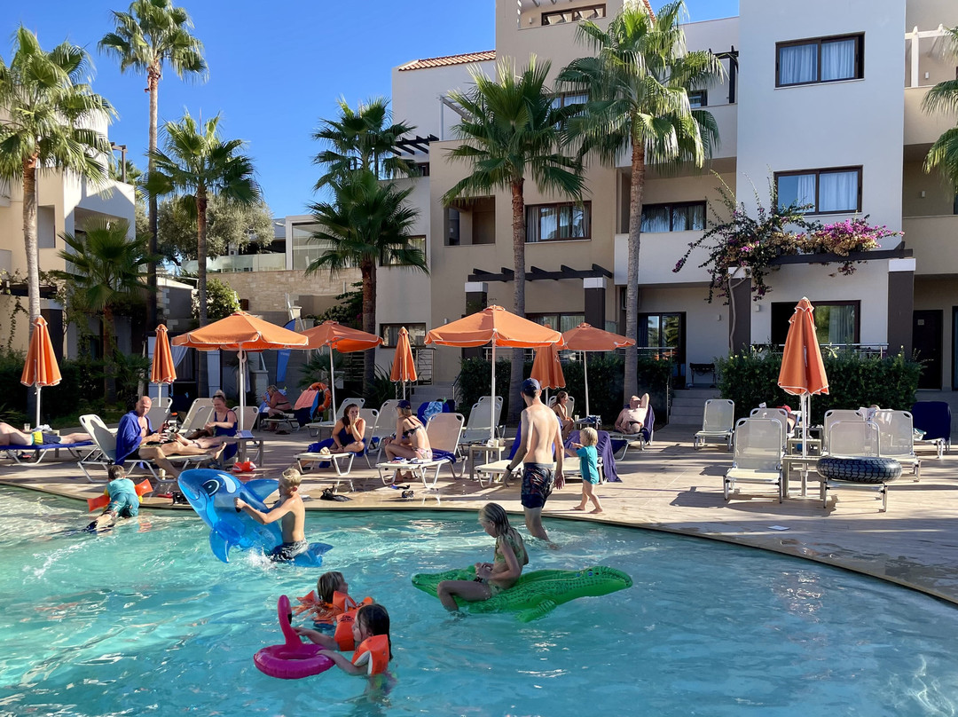 Althea Village Hotel主图