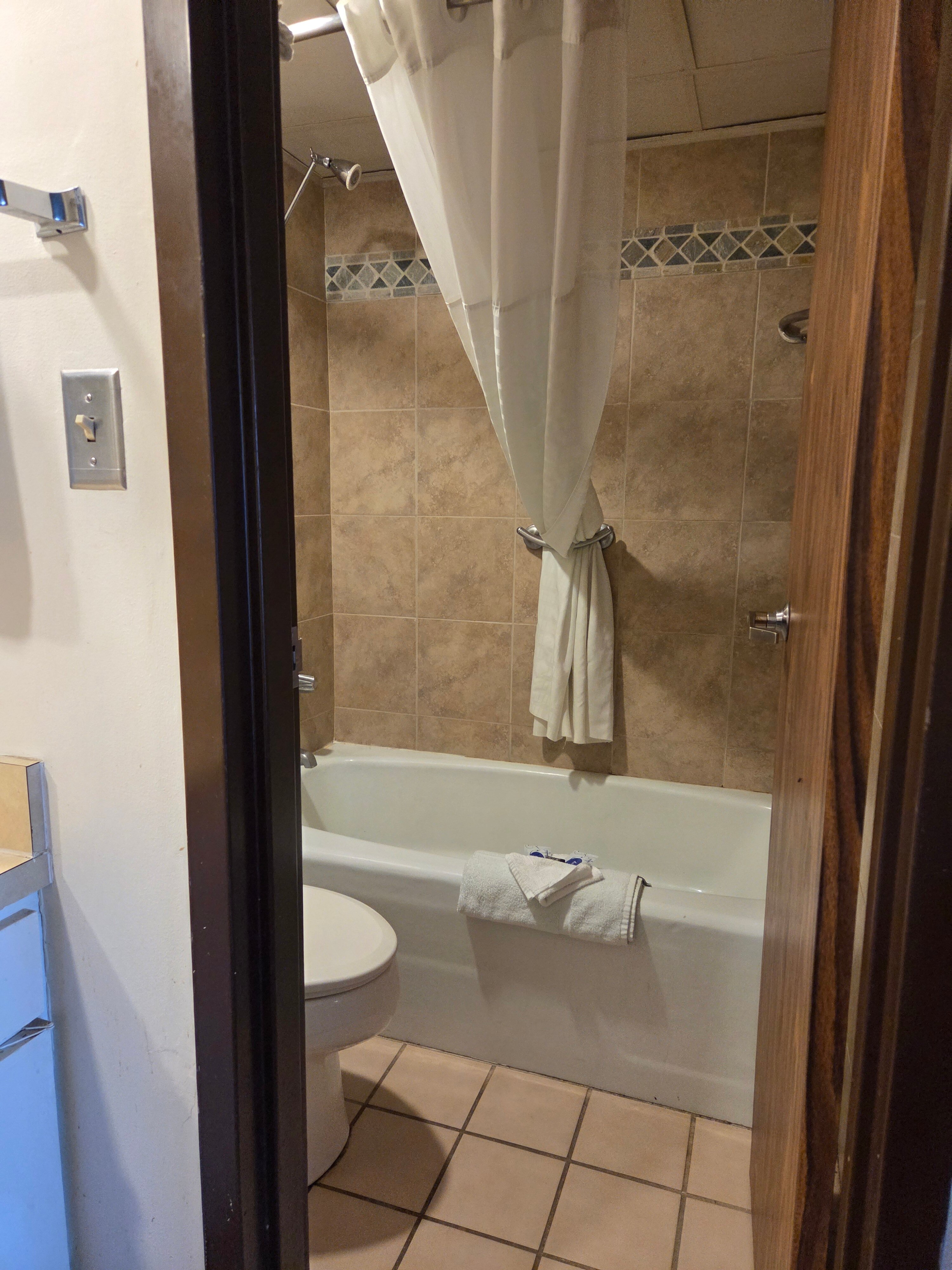 Western Inn and Suites-浴室