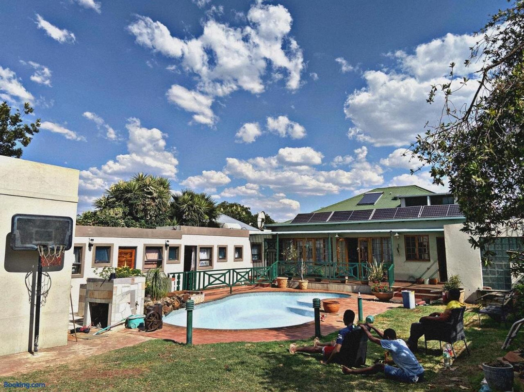 Valleycenter Guest Lodge